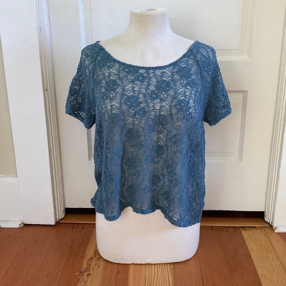 Urban Outfitters Kimchi Blue Short Sleeve Lace‎ Top Large - Picture 1 of 4